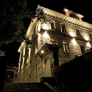 Villa Permet מלון